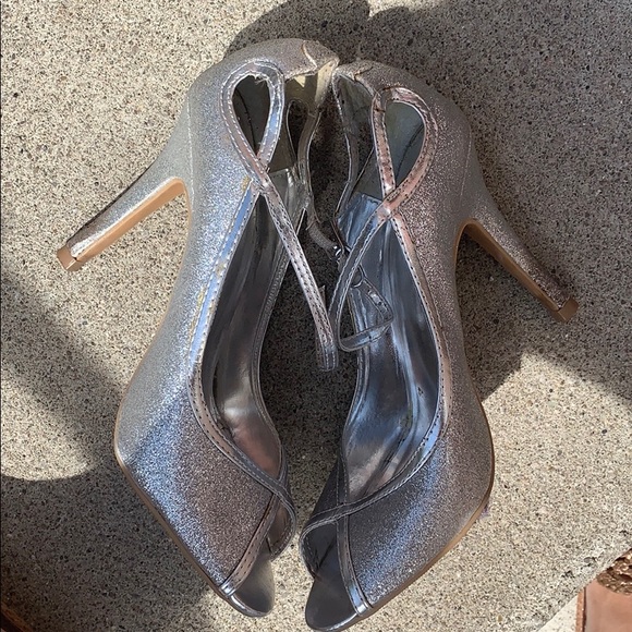 Heels Perfect for a Wedding - Picture 2 of 3